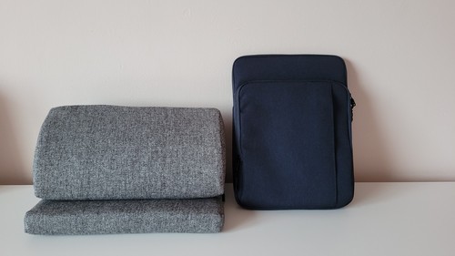 Tablet ipad pillow holder - tablet/ipad,