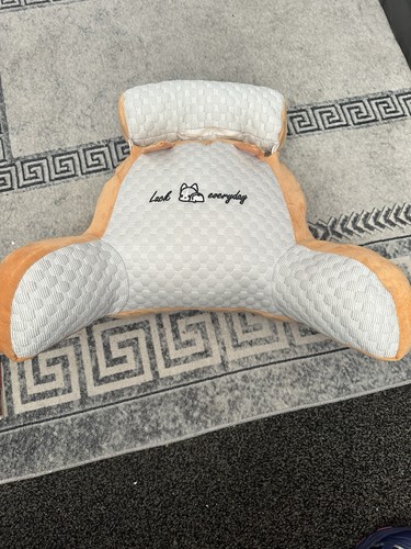 Look everyday reading pillow - everyday,